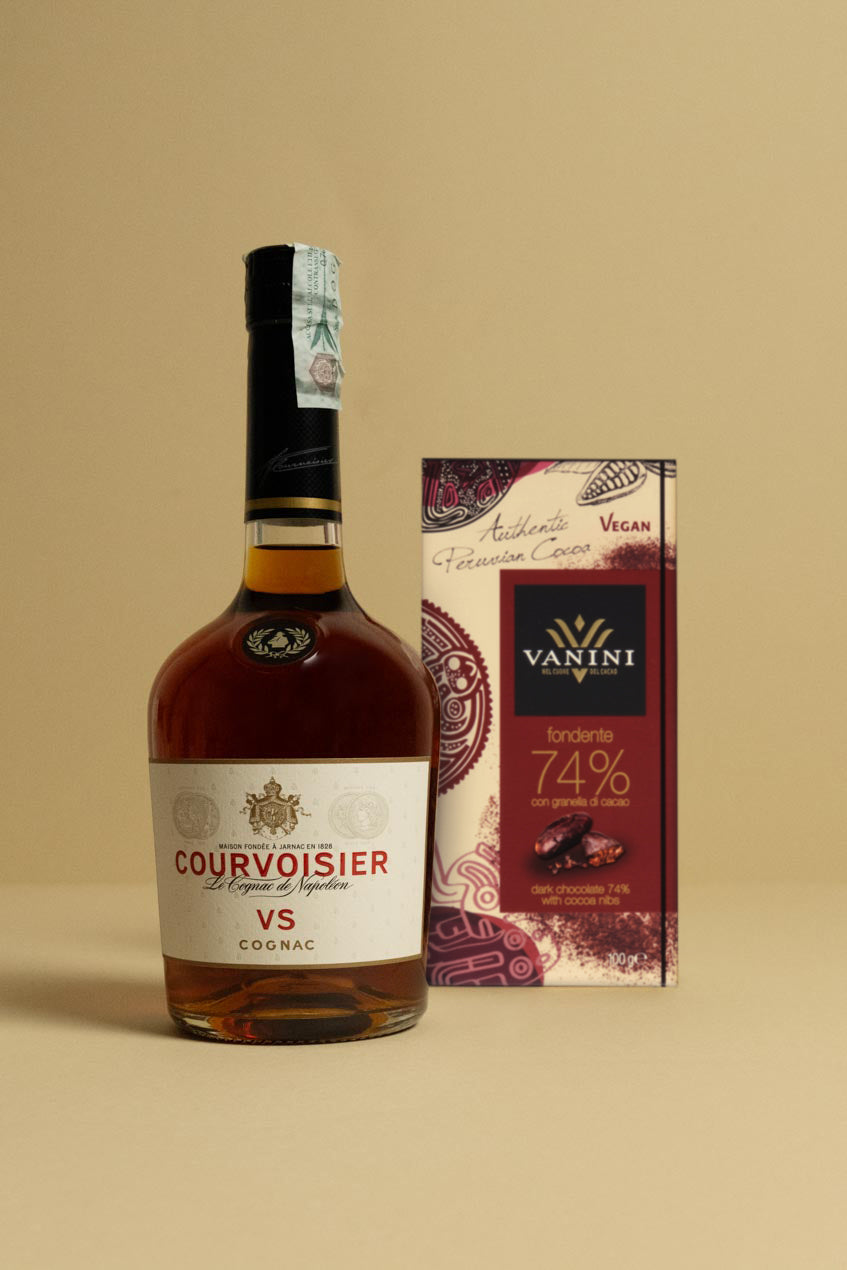 Cognac Courvoisier e Tavoletta Vanini Monorigine Perù 74% con granella di cacao
