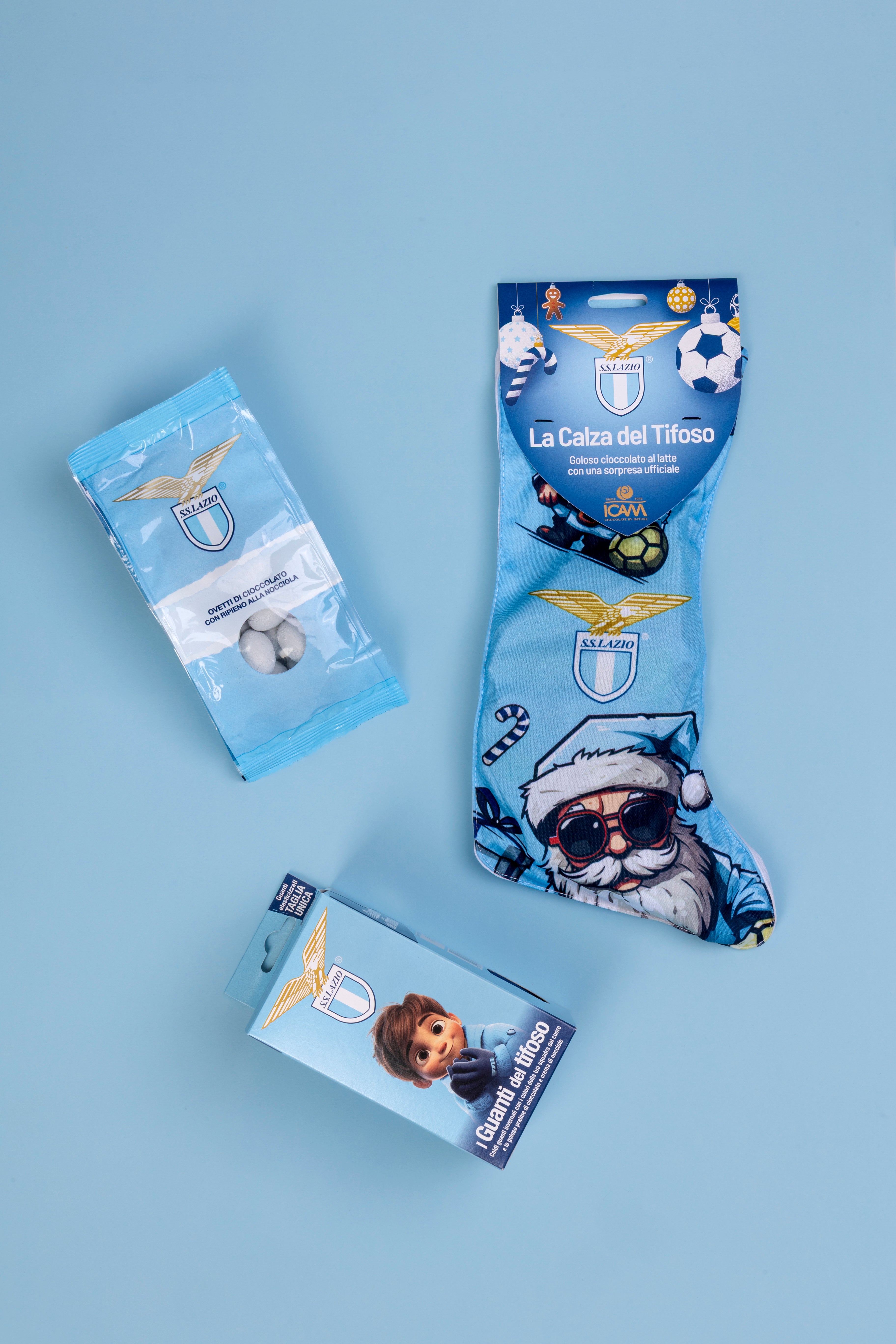 Il Kit del Tifoso Biancoceleste: Guanti, Ovetti e Calza della Befana Lazio