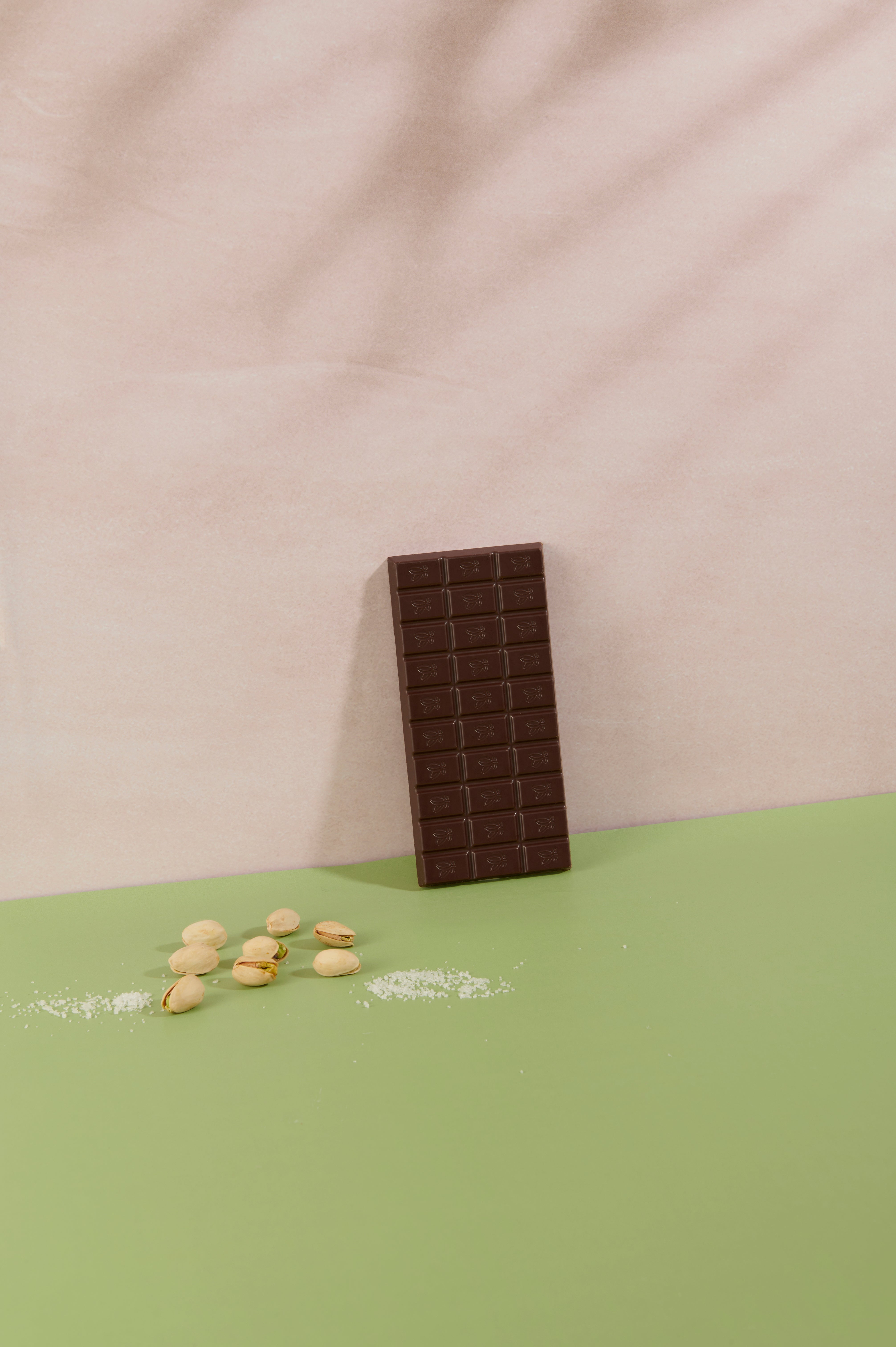 Tavoletta Vanini Uganda Fondente Bio 56% con pistacchi salati