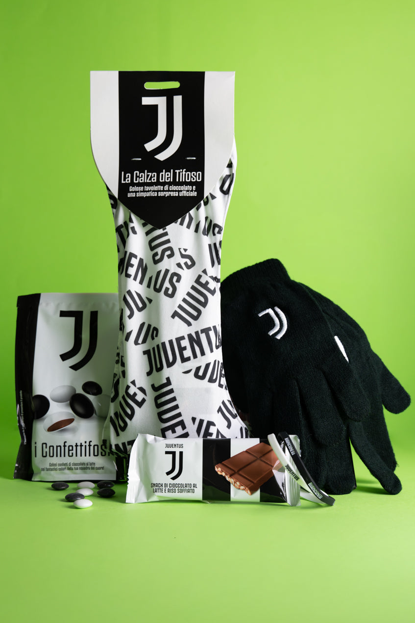 Il Kit del Tifoso Bianco Nero: Guanti, Confetti e Calza della Befana Juventus