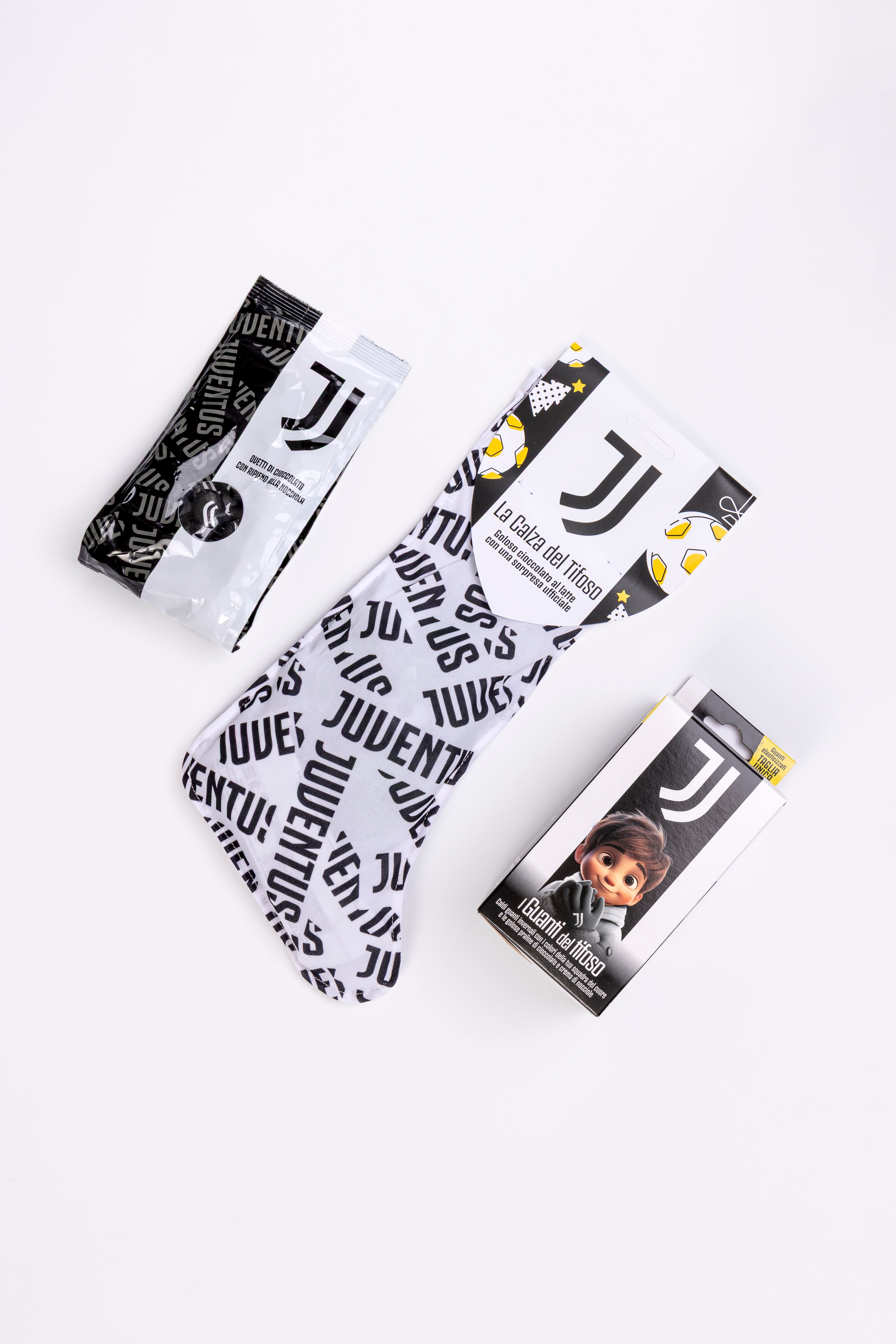 Il Kit del Tifoso Bianconero: Guanti, Ovetti e Calza della Befana Juventus