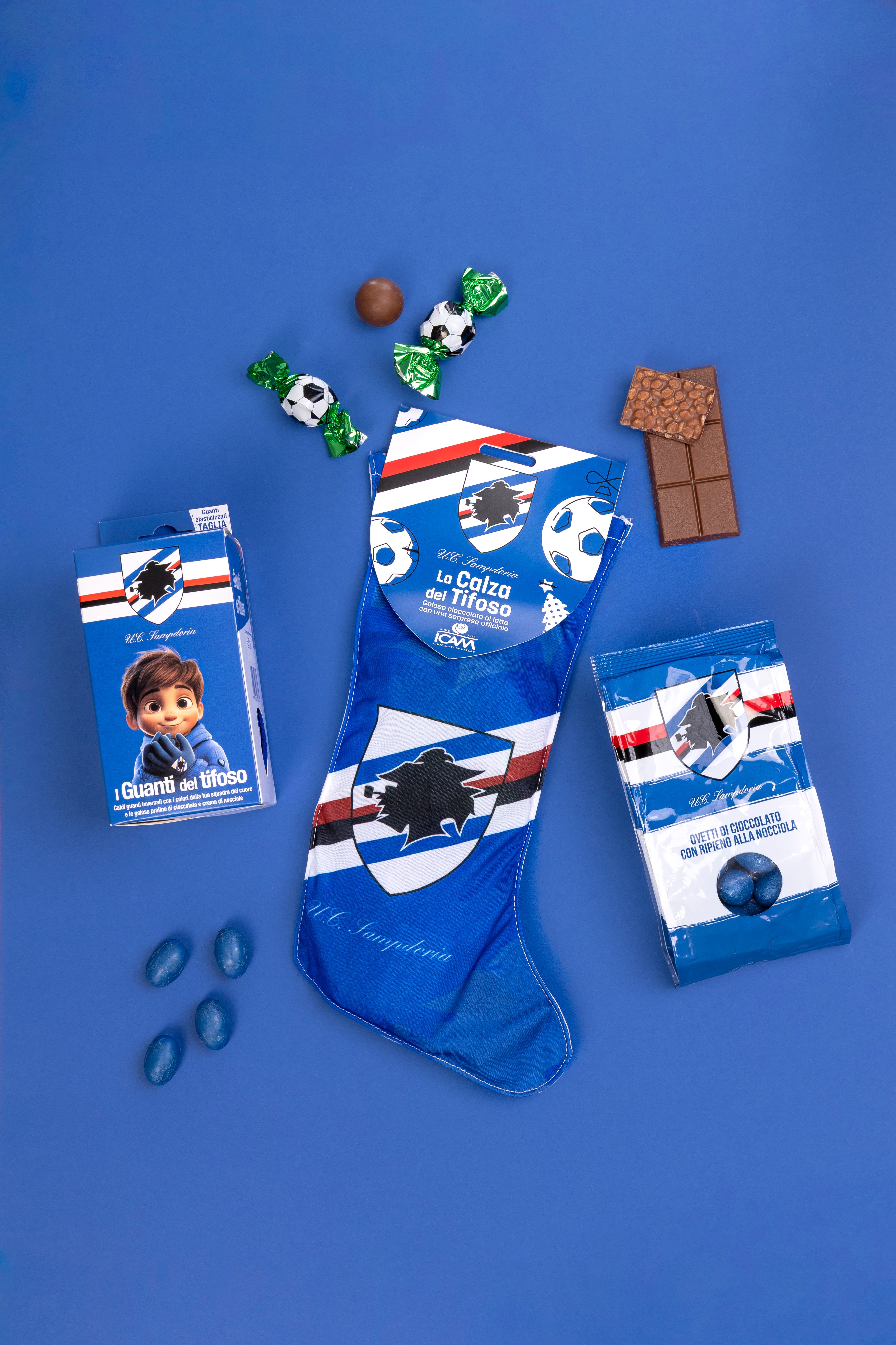 Il Kit del Tifoso Blucerchiato: Guanti, Ovetti e Calza della Befana Sampdoria